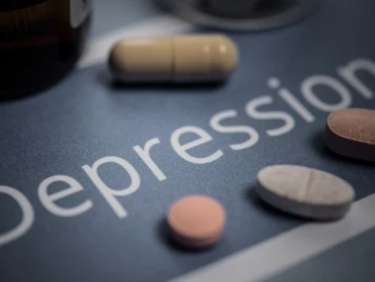 心理学家：抑郁症光靠药物是不行的，这3点才是走出抑郁的根本