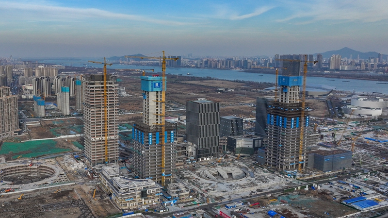 这是1月15日拍摄的江苏省南京市江北新金融中心一期项目施工现场（无人机照片）。新华社记者 李博 摄