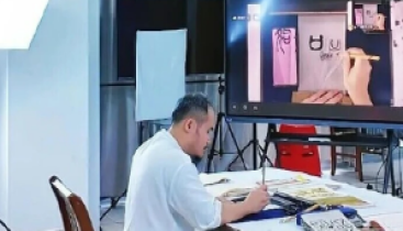 从“鸡娃”到“伴老”，新东方盯上了我的爸妈？