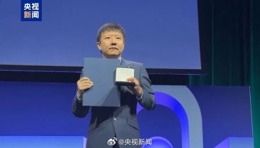 王虹、邓煜双双获奖，丘成桐发声：我多次表示希望他们回国任教，这对我们中国很重要
