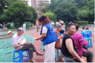 光影传诚信 文明润心田——汇虹园社区露天电影奏响诚信乐章
