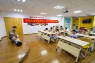 探秘科技魅力 激发创新思维——长山社区“科普学堂”自制DIY平衡小车活动