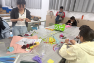 指尖传温情 巧手绽芳华