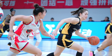 江苏南钢女篮主场首秀大捷