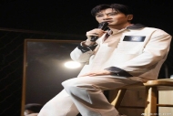 苏有朋2025“B-Side”限定音乐会在京举办 颠覆传统音乐模式