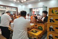粽香传情 党群同心 ——馨康苑社区携手南湾家宴开展迎端午系列惠民活动