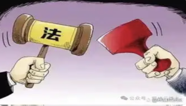 江苏句容交警对这起责任事故的认定随事故车轮“跑偏”