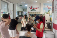 东南社区新时代文明实践站开展 “时光留影，爱在社区”摄影活动