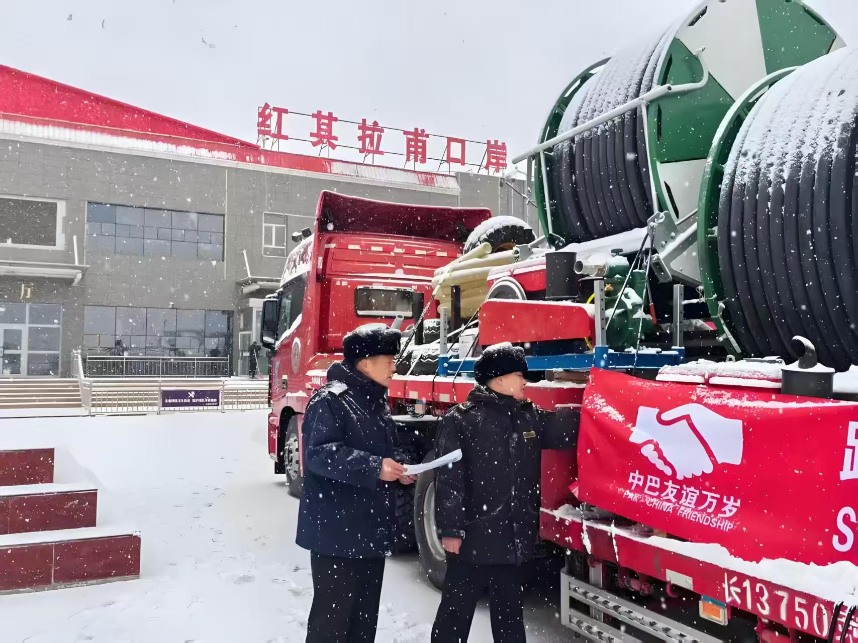 验放巴基斯坦春耕生产农具 验放巴基斯坦春耕生产农具