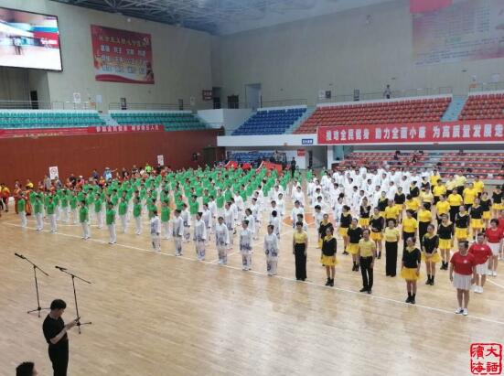 滨海县广场舞推广中心参加8月8日全民健身日活动
