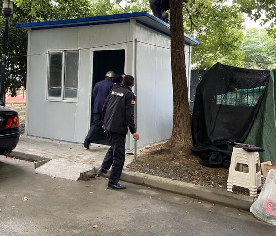 馨康苑社区：福康苑小区违规搭建拆除