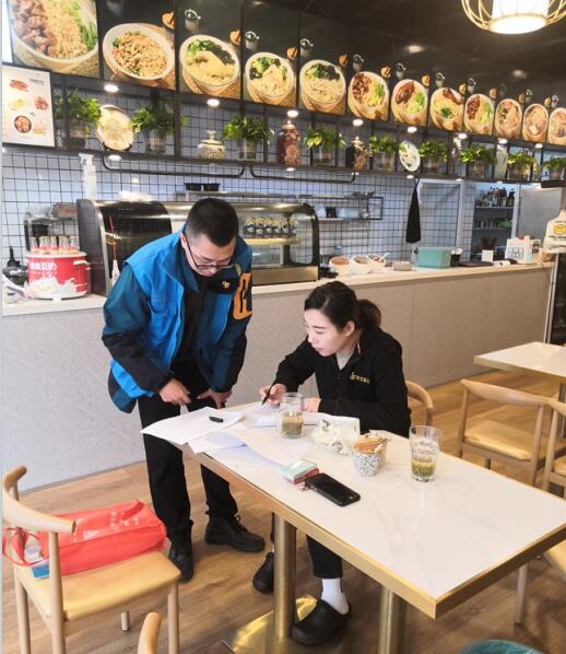 蛇盘社区:门面房巡查 助力城市治理