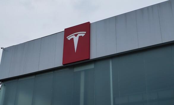 特斯拉暂停上海工厂扩建计划 知情人士:不打算大幅提升产能
