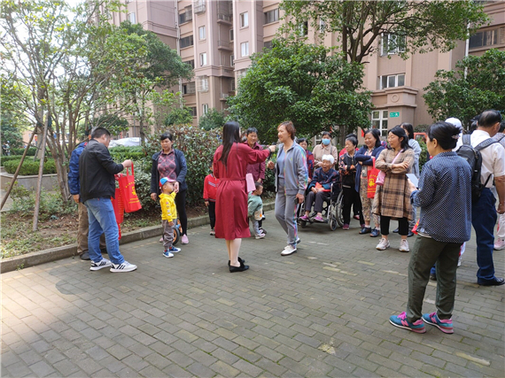 讲述文学情怀 传授写作技巧