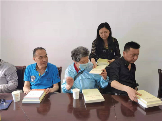燕子矶社区:学党史 忆初心 主题党课促深学