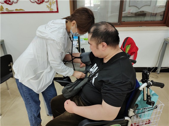 五福家园残疾人之家:义诊活动进社区