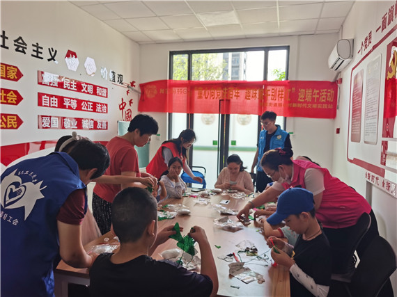 摄山村:听红色故事 做香包 品味不一样的端午