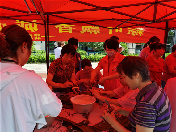 摄山村:听红色故事 做香包 品味不一样的端午
