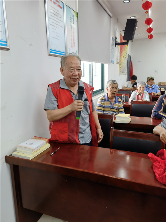 【学党史办实事】百水家园社区党委开展颁发“光荣在党50年”纪念章暨党员过“政治生日”主题党日活动