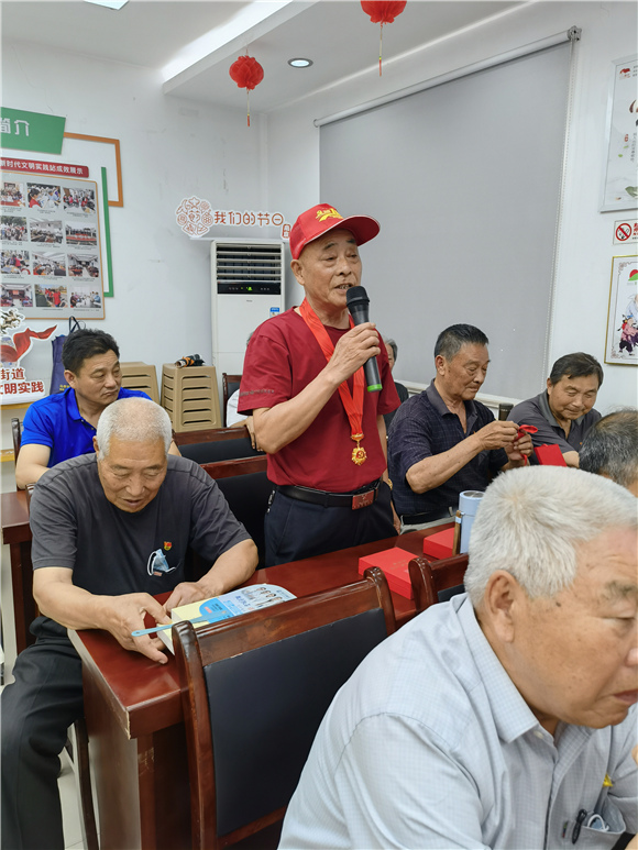 【学党史办实事】百水家园社区党委开展颁发“光荣在党50年”纪念章暨党员过“政治生日”主题党日活动