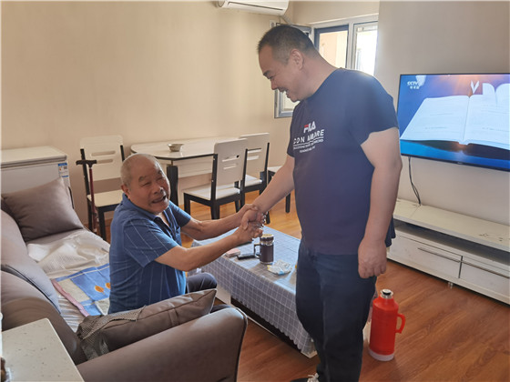 西花社区退役军人服务站传递党的问候