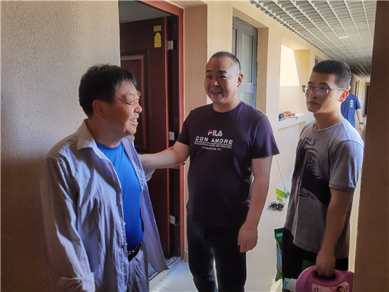西花社区退役军人服务站传递党的问候