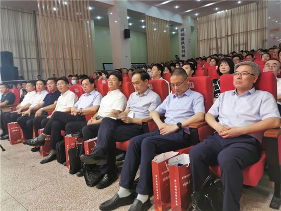 江苏丹阳陵口镇开展项目集中签约暨政银企对接会