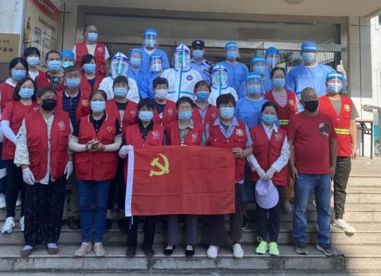 【英雄就在身边】没事没事，我还能再走两步！