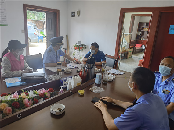 红梅社区：疫情防控不放松 食品安全有保障