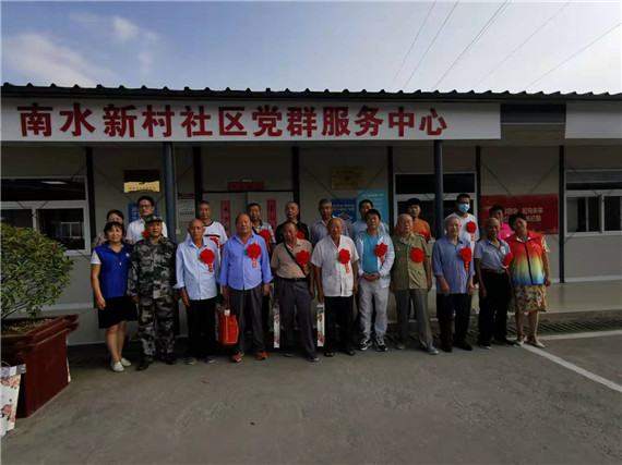 退役军人唱红歌