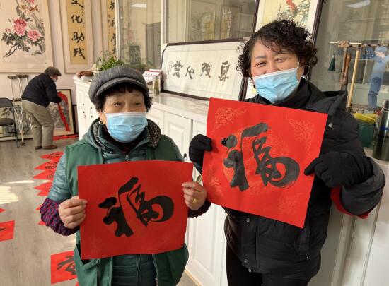 石埠桥社区:开展“迎新春 庆虎年”写福字、送春联活动