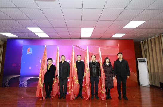 “三下乡”送服务 文明实践暖新春
