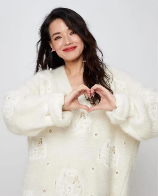 舒淇短发造型新颖吸引近2万人朝圣我都认不出你了