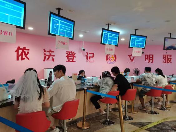 江宁区民政局:浪漫牵手 共度七夕