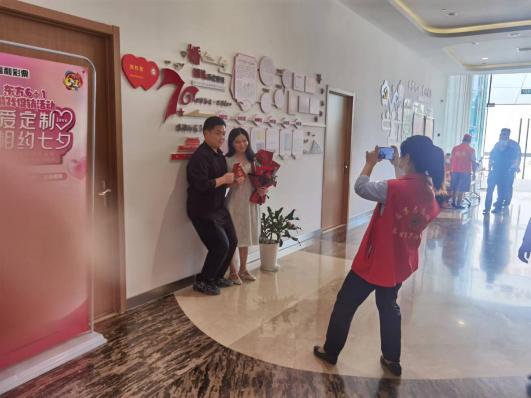江宁区民政局:浪漫牵手 共度七夕